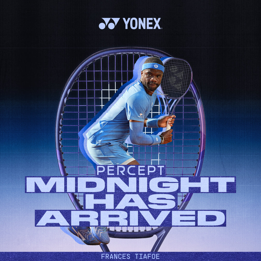 Der Yonex Percept Schläger mit seinem grünen Design ist zu sehen mit Information über den Schläger.